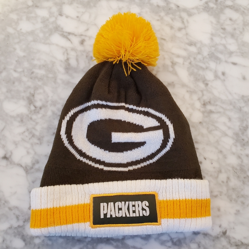 Budweiser beer Bay Packers Beanie Toque Winter Knit Hat NFL Logo Pom Pom